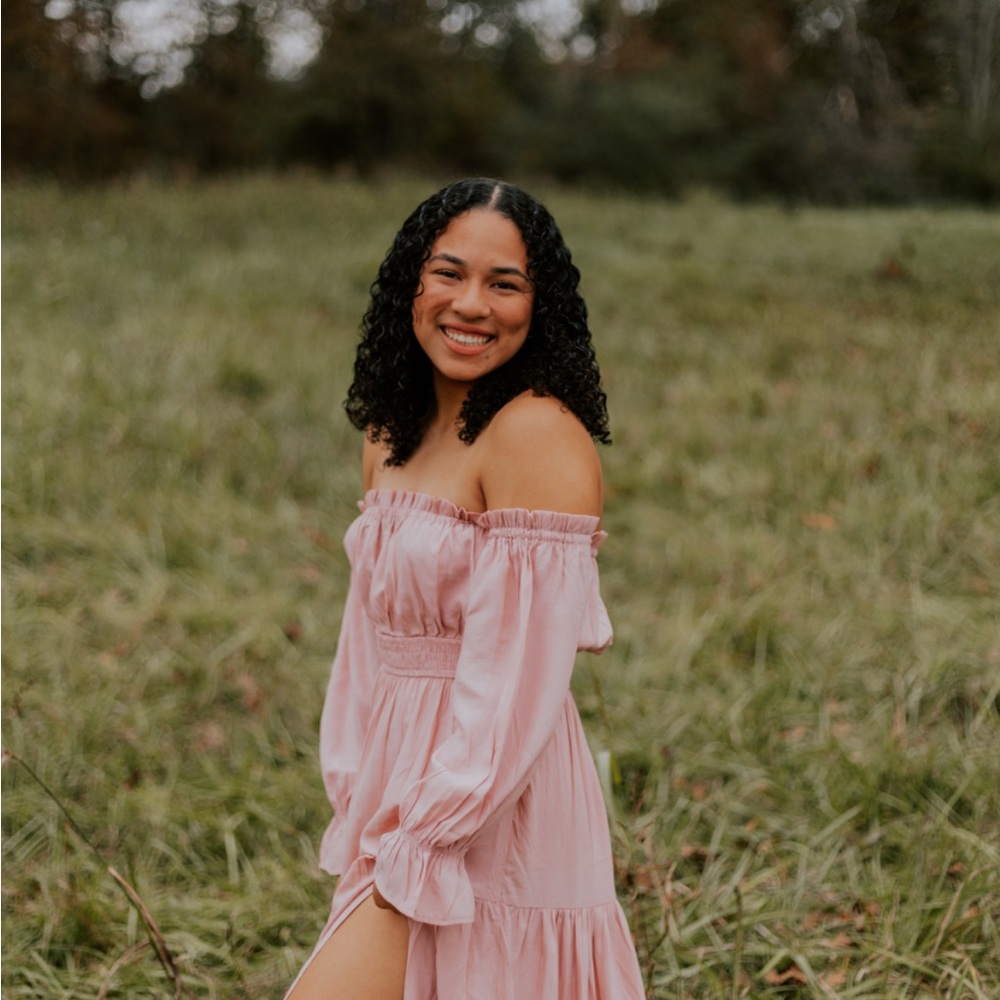 Meet your Posher, Julissa